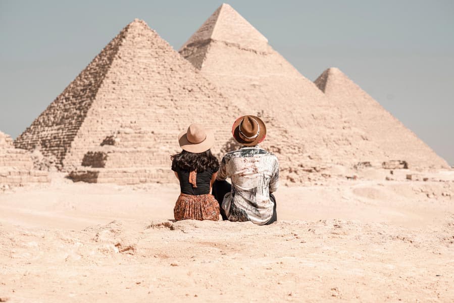 10 Astonishing Facts About Giza Pyramids!